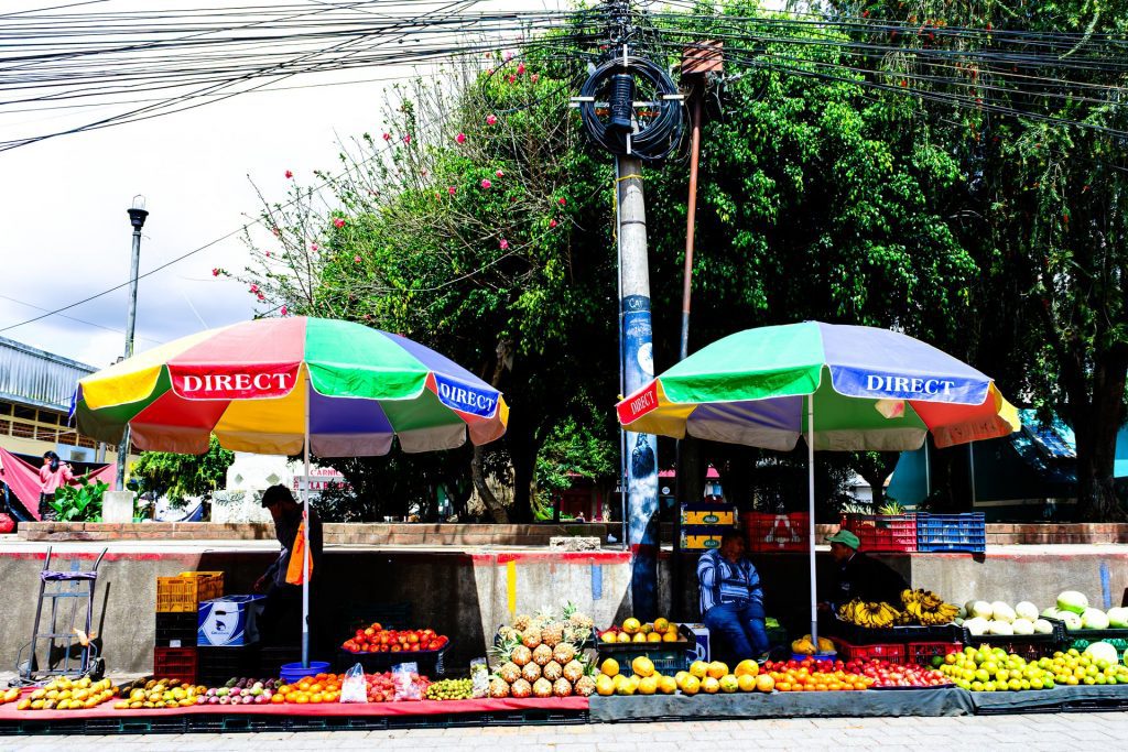 Lake Atitlán budget guide 2025 with average travel costs for food, hotels, transport, and activities.